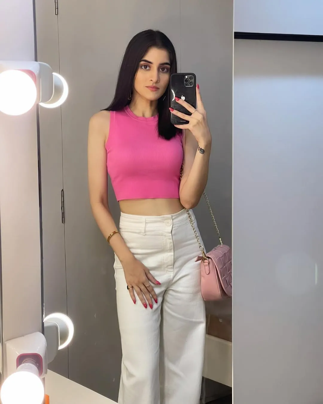 Isha - Mumbai escort profile